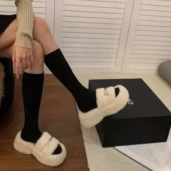 Зимние пушистые туфли на толстой подошве, женская обувь 2024 года, новый нишевый дизайн, стразовый акцент, одно слово, хлопковые тапочки для женщин 34