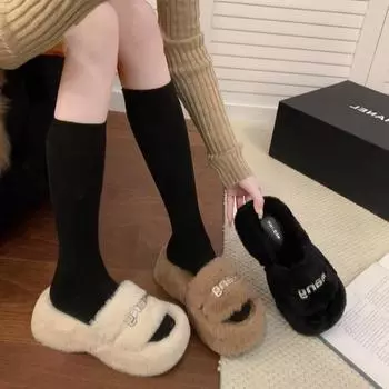 Зимние пушистые туфли на толстой подошве, женская обувь 2024 года, новый нишевый дизайн, стразовый акцент, одно слово, хлопковые тапочки для женщин 34 бежевый