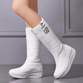 Зимние сапоги. Удобные зимние женские туфли без шнуровки на однотонном среднем каблуке и платформе с круглым носком. Женские ботинки до середины икры 35 чёрный