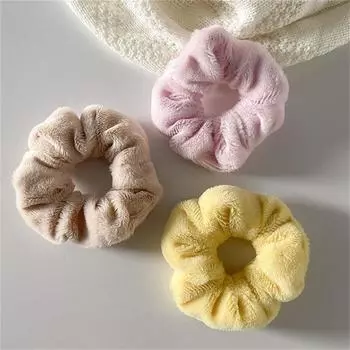 Зимние теплые мягкие резинки для волос женские милые плюшевые эластичные разноцветные резинки светло-зеленый