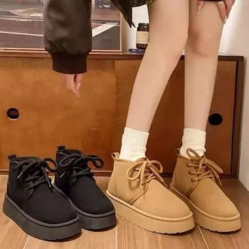 Зимние женские ботинки на толстой подошве 2024 года, маленькие, увеличивающие рост, со шнуровкой, хлопковые ботинки, утолщенные и набитые, северо-восточные, большие, хлопковые ботинки 35 чёрный