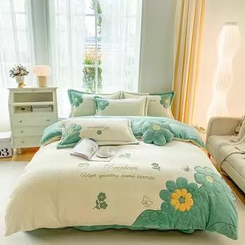 Зимний комплект из четырех предметов с вышивкой из утолщенного молочного бархата, антистатический и теплый, двусторонний бархатный пододеяльник, постельное белье из кораллового бархата. Standard four-piece set