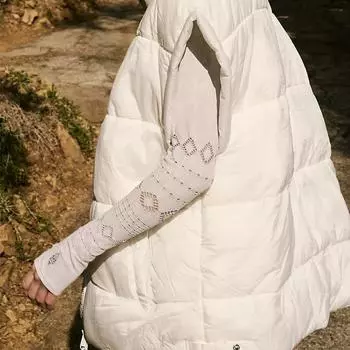 Зимний свободный стеганый жилет, теплые повседневные безрукавные стеганые куртки с карманами, утепленное стеганое пальто с рукавами Flysleeve для торжеств S белый