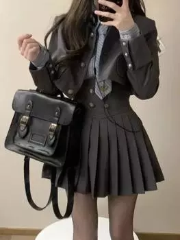 Зимний винтажный комплект из 3 предметов для женщин, лоскутный костюм с юбкой Kawaii, женский корейский модный короткий пиджак + плиссированная юбка + полосатая рубашка 2024 Size S(40-45Kg) серый