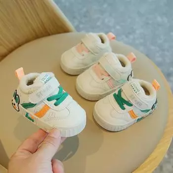 Зимняя детская прогулочная обувь на мягкой подошве и плюшевой хлопковой обуви с героями мультфильмов для младенцев и маленьких детей в возрасте от 0 до 12 лет. 16 зелёный