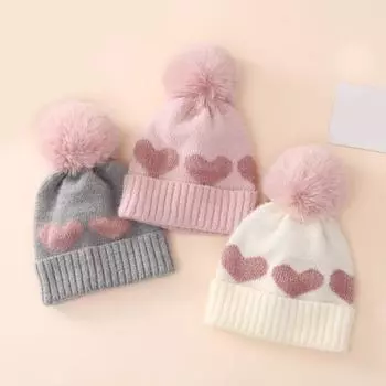 Зимняя детская шапка с принтом сердца в тон, плюшевый декор в виде мяча, мягкая толстая вязаная эластичная противоскользящая защита ушей, теплая ветрозащитная шапка унисекс розовый