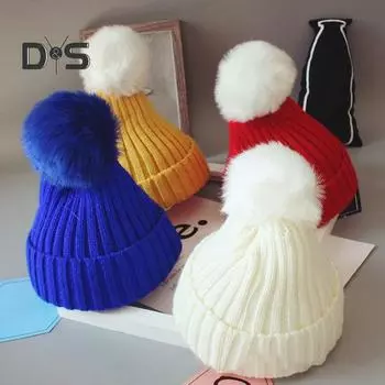 Зимняя детская шапка унисекс вязаная шапка эластичная утолщенная однотонная искусственный меховой шарик декоративная теплая повседневная шапка головной убор для улицы для детей 4-8 лет красный