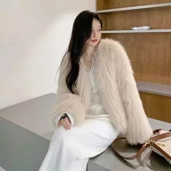 Зимняя новая куртка из искусственного меха 2024 года, женская, корейская версия, темперамент, V-образный вырез, длинные рукава, короткий тонкий полосатый топ S 80-47.5 kg белый