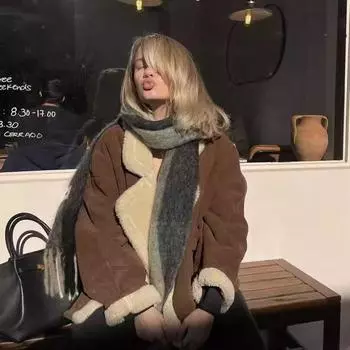 Зимняя новая модная шуба из овечьего меха, короткая замшевая мотоциклетная куртка для женщин S коричневый