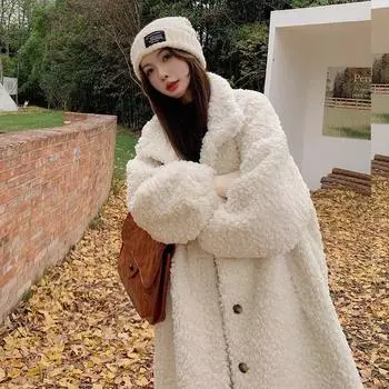 Зимняя новая шуба из меха ягненка для женщин 2024 года, свободное модное длинное теплое плюшевое пальто прилив S 85-55kg
