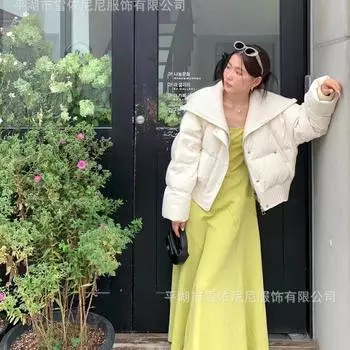 Зимняя новая трикотажная нитью с большим отворотом утолщенная короткая 90 белая утиная пуховая куртка женская S (within 60 kg) чёрный