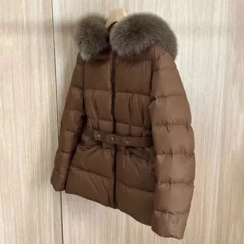 Зимняя новинка 2025 года в европейском и американском стиле, с капюшоном, белым утиным пухом, большим меховым воротником, тонкой короткой талией, женская куртка-пуховик M
