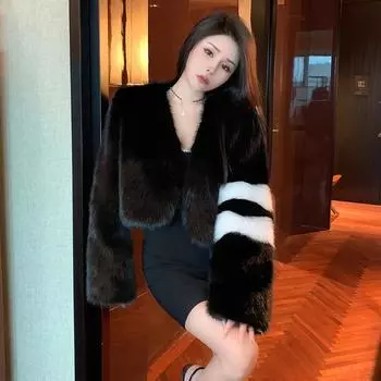 Зимняя новинка с V-образным вырезом, искусственный мех лисы, шуба черного и белого контрастного цвета, короткая женская, простая, темпераментная шуба one size fits all чёрный