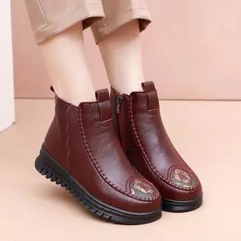 Зимняя обувь для молодых мам, хлопковая обувь на плоской подошве, нескользящая, ретро женская обувь, бархатные теплые короткие ботинки для пожилых людей и пожилых людей, кожаные ботинки 35