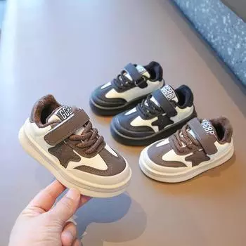 Зимняя плюшевая детская обувь. Кроссовки для мальчиков. Новые туфли для маленьких девочек. Однотонная парусиновая обувь для маленьких девочек. Нескользящие кроссовки для первых ходунков. 22 чёрный