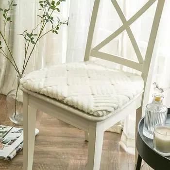 Зимняя плюшевая подушка для обеденного стула в форме подковы. Утолщенная теплая съемная и моющаяся овальная подушка для стула. Подушка для сиденья. Нескользящая. 40*43cm светло-фиолетовый