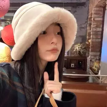 Зимняя плюшевая шапка женская универсальная утепленная и утолщенная рыболовная шапка теплая защита ушей от холода лунная монгольская шапка