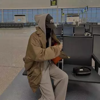 Зимняя теплая куртка-пуховик средней и длинной длины 2024 года, новинка для женщин, знаменитость из Интернета, уникальное маленькое свободное пальто S хаки