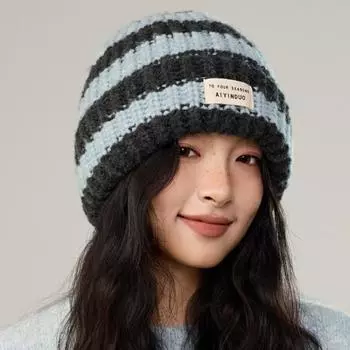 Зимняя вязаная шапка женская полосатая шерстяная шапка в тон, теплая шапка для защиты ушей чёрный/бежевый