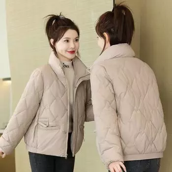 Зимняя женская короткая пуховая хлопковая утепленная одежда для студентов 2024 года, новая корейская версия, воротник-стойка, теплая свободная хлопковая утепленная куртка M чёрный