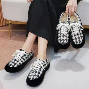 Зимняя женская плюшевая теплая обувь, лоферы в корейском стиле на шнуровке, женские повседневные кашемировые туфли на плоской подошве из овечьей шерсти, туфли Мэри Джейн на плоской подошве 35 чёрный