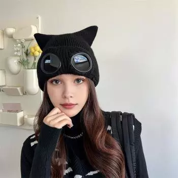 Зимняя женская шапка с изображением головы котенка, однотонная, с декором в виде очков, с декором в виде мяча, с изображением демона чёрный