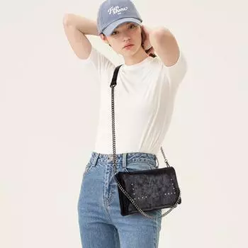 Зимняя женская сумка через плечо для девочек, сумки-мессенджеры для женщин, маленькая сумочка из искусственной кожи, модная, высокого качества, черная, с заклепками и цепочкой