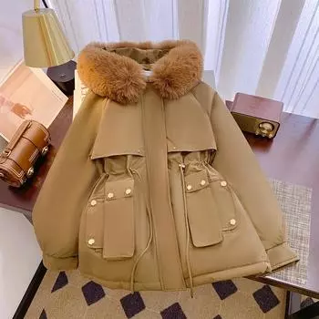 Зимой 2008 года новая утолщенная женская куртка на хлопковой подкладке вытесняет хлопчатобумажную куртку и короткие куртки для мужчин. M белый