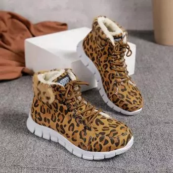 Зимой 2024 года в моде ботильоны с круглым носком и подошвой из бисквита, а также повседневные женские ботинки с отбортовкой в британском стиле. 36 серебряный