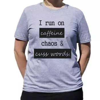 ZIMOXUAN I Run on Caffeine Chaos & Cuss Words Momlife Забавная женская футболка для мам, непринужденная футболка S серый