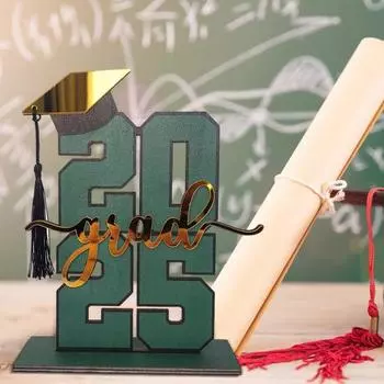 Знак выпускного стола 2025 года, шляпа бакалавра выпускников средней школы, деревянный знак с основанием, украшение для домашней выпускной церемонии