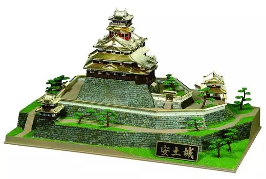 Знаменитый замок Doyusha Deluxe Gold Azuchi Castle Пластиковая модель 1/360 Япония DG-6