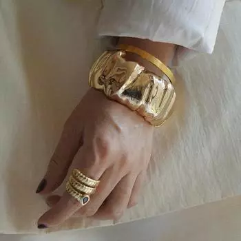 Золотистый цвет Широкие массивные браслеты Кольцо на руку Преувеличенные браслеты Ювелирные изделия Подарочные белый