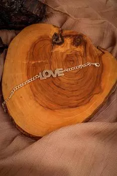 Золотой браслет-цепочка Love