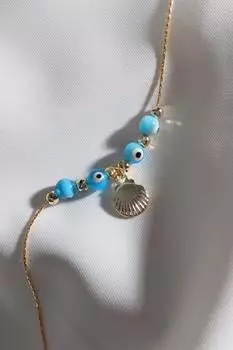 Золотой браслет с цепочкой от сглаза и бисером