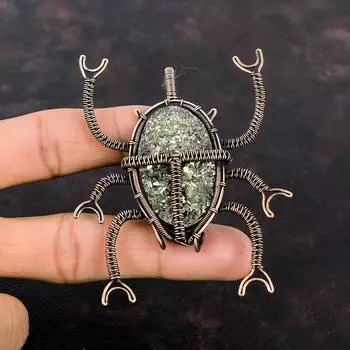 Золотой кулон с драгоценными камнями Друзы, кулон в медной проволоке, уникальный медный дизайн, ювелирные изделия, подвеска в виде жука ручной работы, ювелирные изделия в проволочной обертке для подарка