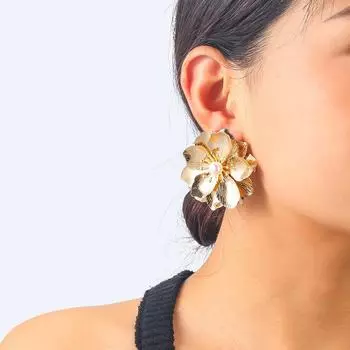 Золотые трехмерные серьги-цветы: Стильный, универсальный и смелый с металлической текстурой. серебряный