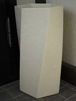 Зонт в белой закрученной шестиугольной подставке для зонтов [Керамическая подставка] [Сделано в Японии] [Изделия Сигараки]