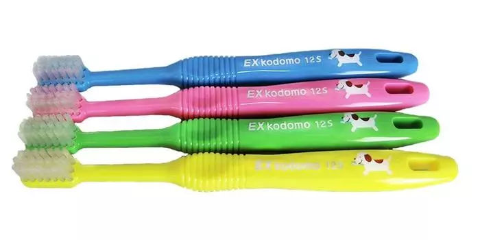 Зубная щетка Lion Child 20 штук 12S разного возраста DENT.EX (раннее прорезывание зубов/5-9 лет)