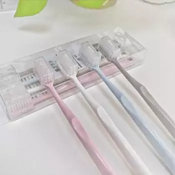 Зубные щетки для взрослых Универсальные очень мягкие щетинки Легкие зубные щетки для взрослых Зубные щетки с мягкой щетиной и маленькой головкой Зубные щетки 4pcs