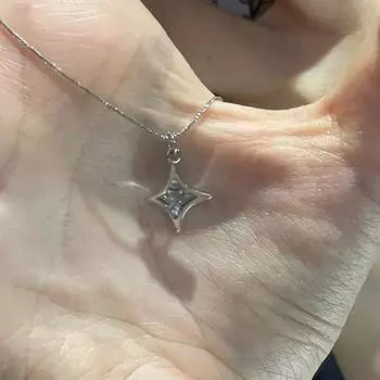 Звездное ожерелье для женщин, легкая роскошная нишевая дизайнерская высококачественная цепочка для свитера, простая персонализированная цепочка на ключицу