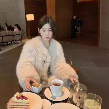 Звезды в глубоком море 2024 осень и зима взрыв финский лисьи меховые полоски автомобильная куртка новая китайская милая леди S белый