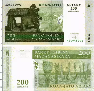 Банкнота 200 ариари Мадагаскара 2004 года /
