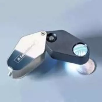 Карманная лупа Lu 24 LED с подсветкой (329828) Увеличительные приборы У лупы прочный складной корпус, что позволяет всегда носить ее с собой
