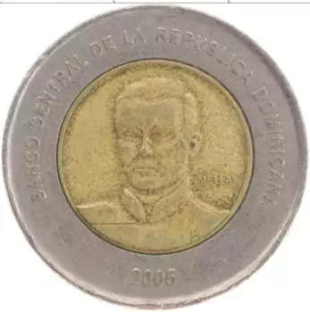 Монета 10 песо Доминиканской республики 2005 года Биметалл