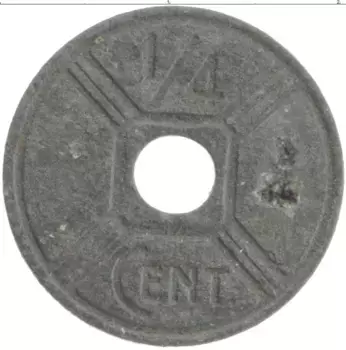 Монета 1/4 цента Индокитая 1942 года Цинк