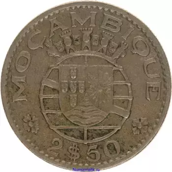 Монета 2 1/2 эскудо Мозамбика 1965 года Медно-никель