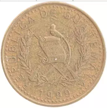 Монета кетцаль Гватемалы 1999 года Латунь