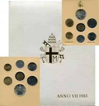 Набор монет Anno VII 1985 Ватикана 1985 года В наборе 7 монет: 10 лир, 20 лир, 50 лир, 100 лир, 200 лир, 500 лир (биметалл), 1000 лир (серебро, 835-я проба, 31,4 мм, 14,6 грамма)