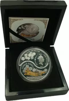 Набор монет Год кролика Фиджи 2011 года Серебро Набор состоит из двух монет номиналом по одному доллару (серебро 999